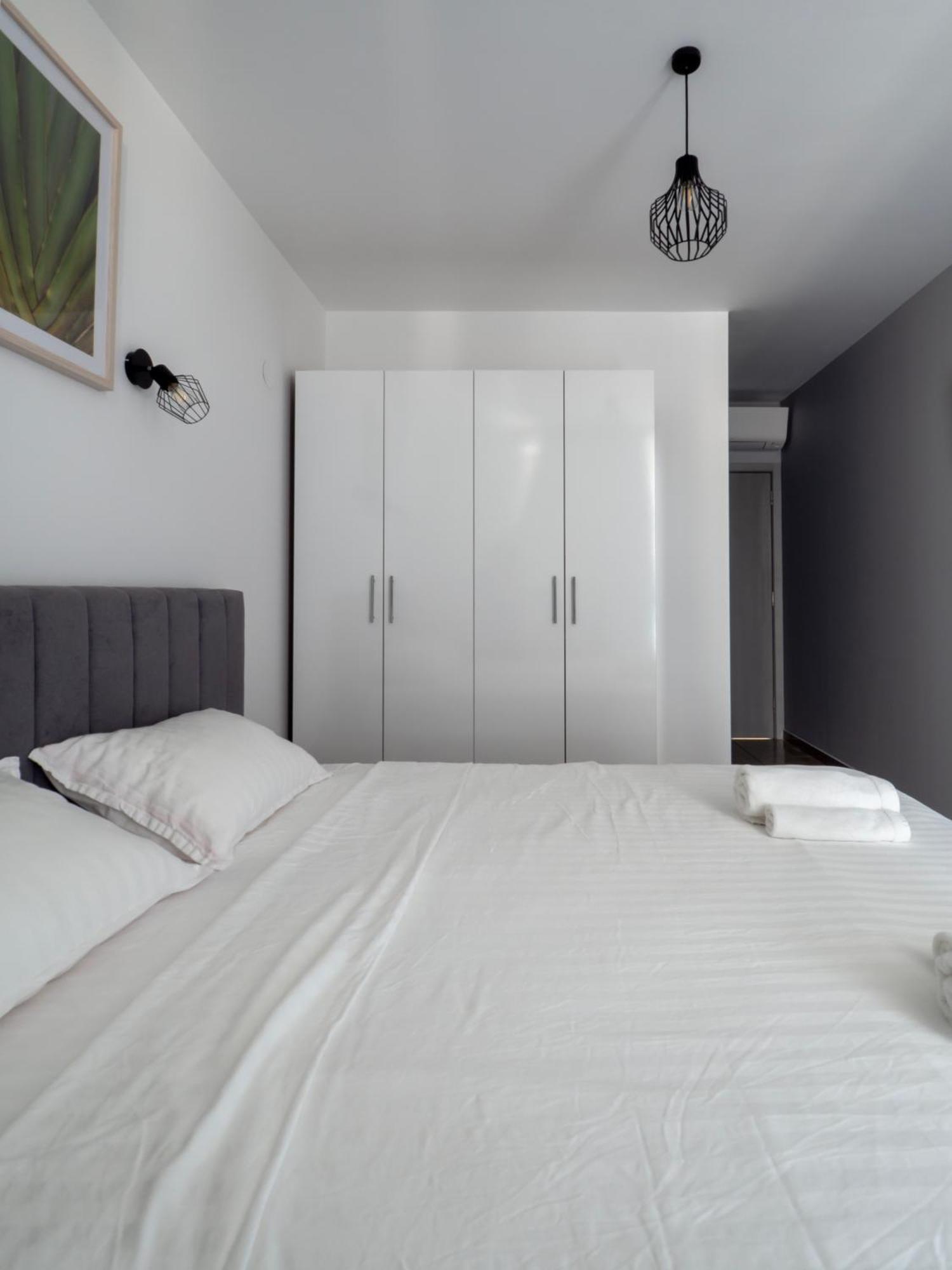Vertigo2 Huge Apartment 2 Bedrooms Balcony Parking โซเฟีย ภายนอก รูปภาพ